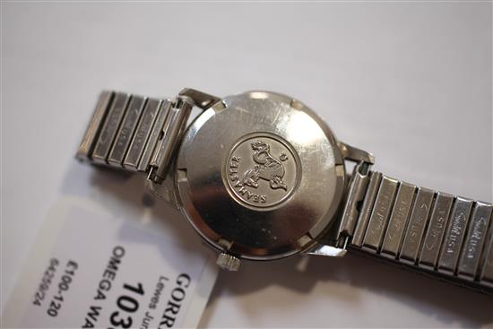 A gentlemans 1960s stainless steel Omega Seamaster automatic wrist watch,